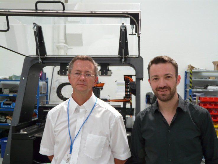 The "architects" of the Esmo construction platform: Dipl.-Ing. (FH) Peter Herr, Manager Design & Engineering (left), and Florian Peter, Administrator in the electrical design department.  
