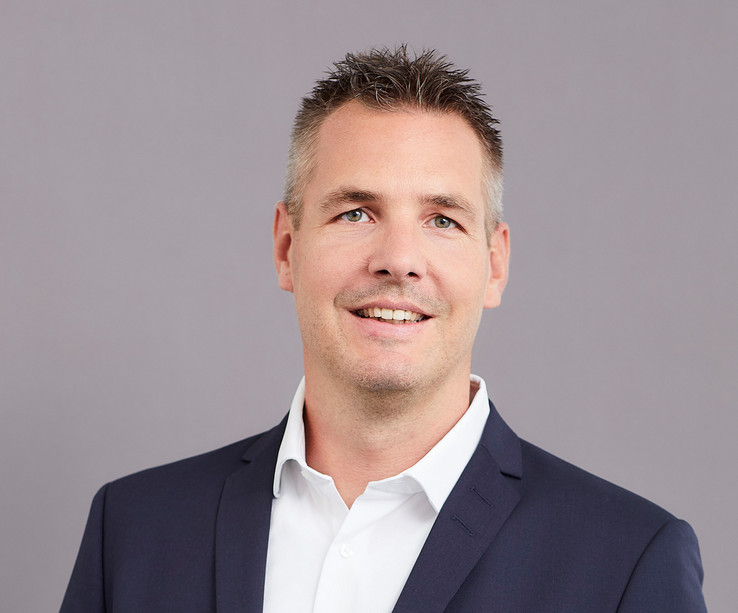 EPLAN eMANAGE “The complete overview of customer requirements and project requirements provides more transparency for all stakeholders involved in developing a machine or plant system,” says EPLAN Head of Engineering Solutions Claas Schreibmüller